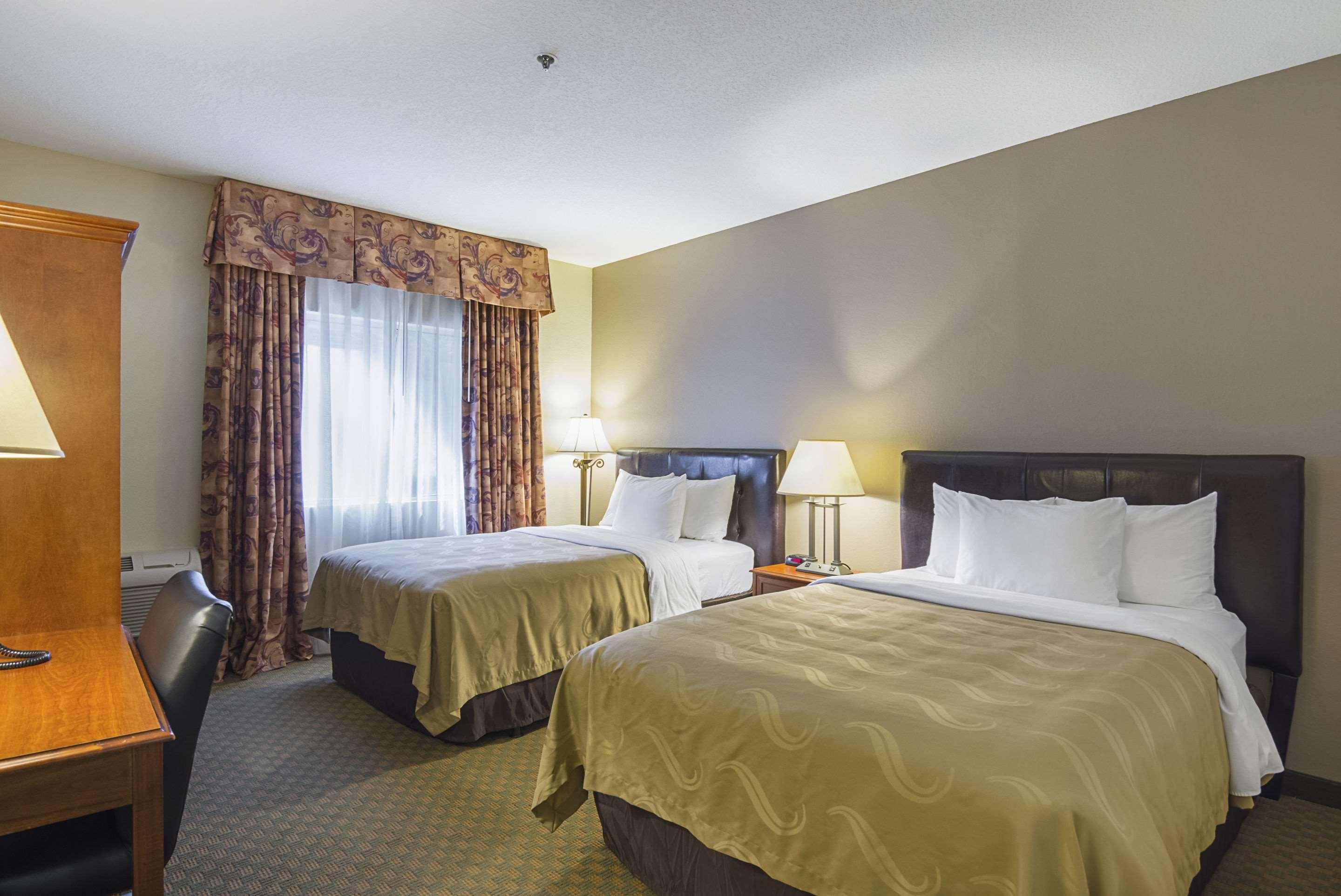 Quality Inn Fresno Yosemite Airport Exterior photo