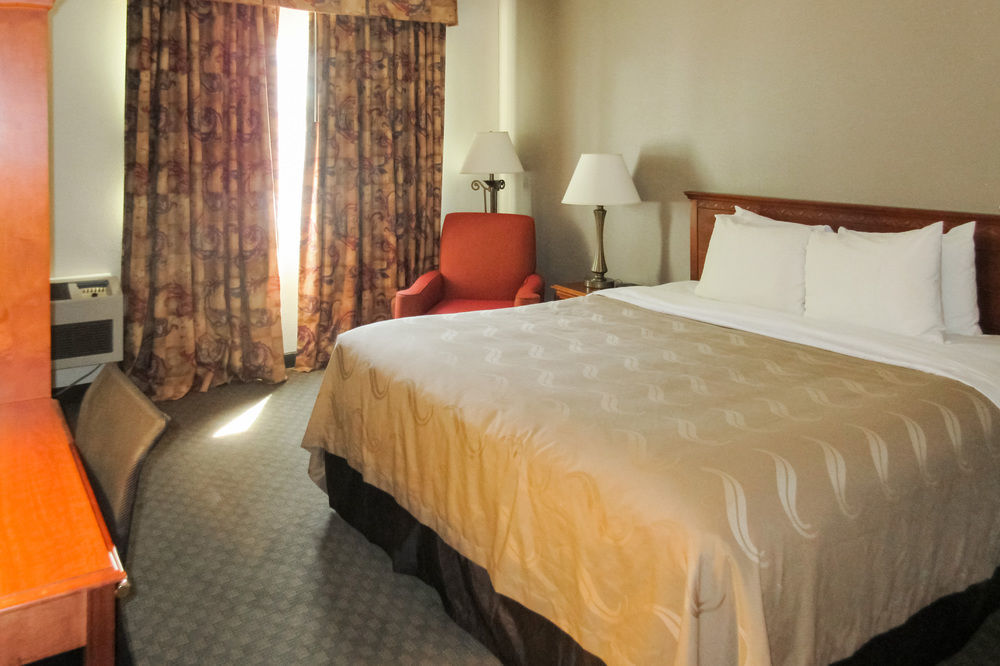 Quality Inn Fresno Yosemite Airport Exterior photo