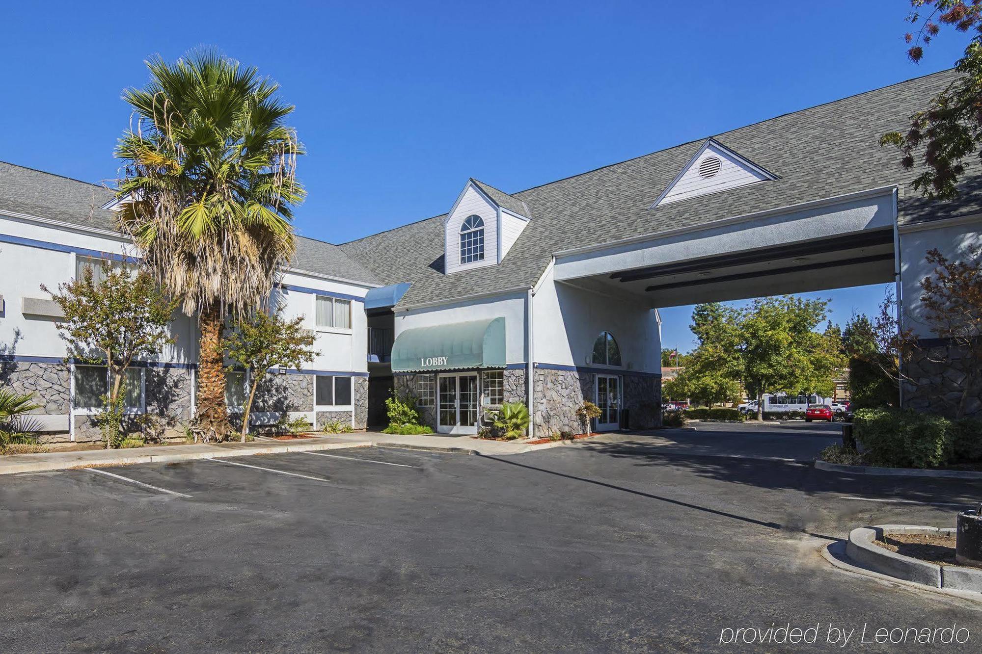 Quality Inn Fresno Yosemite Airport Exterior photo